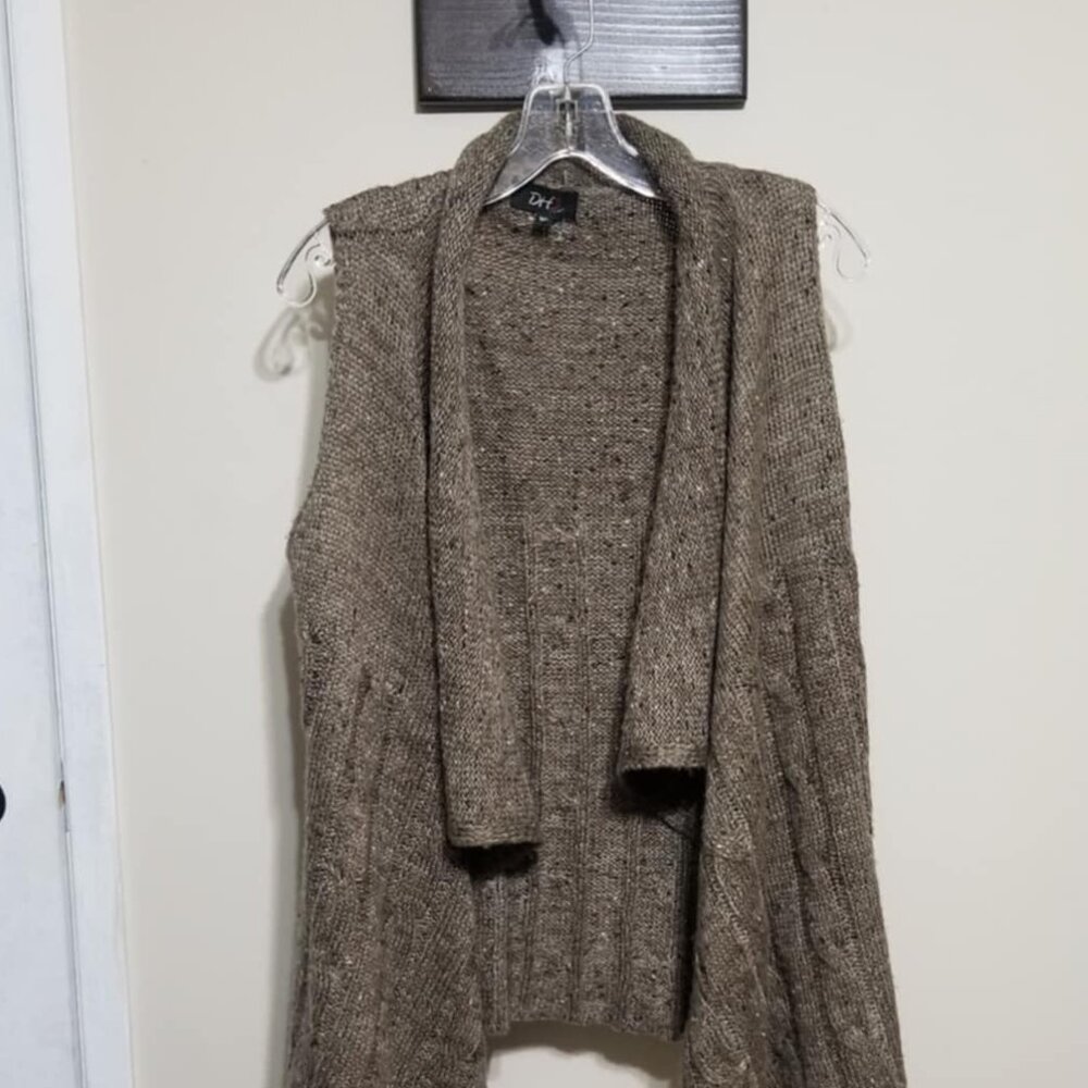 DH3 Vest Sweater Cardigan Taupe Cozy Soft Small Rustic Oversize